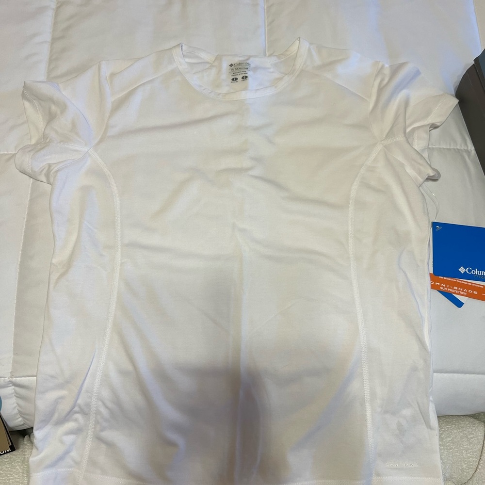 Columbia White Athletic T-Shirt Size L Misses